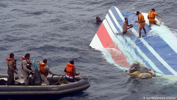 Air France y Airbus deben ir a juicio por accidente del vuelo Río-París AF447