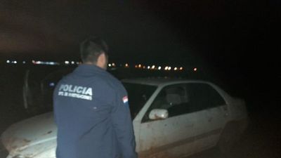 Policía aprehende a dos personas tras persecución en Santa Rita