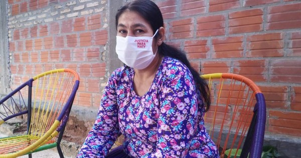 La Nación / “Hoy tengo que visitar una tumba con un ramo de flores”, lamenta madre de Natalia Godoy
