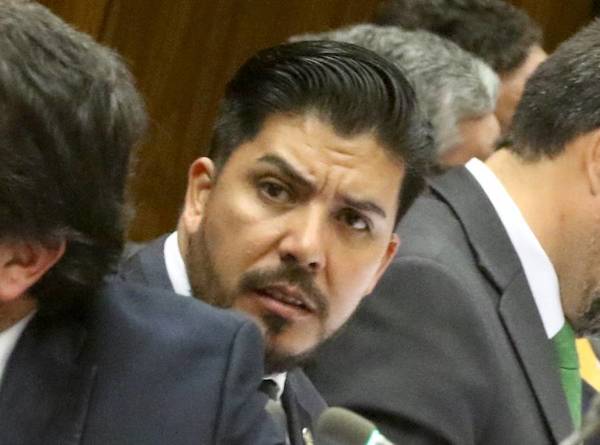 Diputados aprueba someter a proceso de pérdida de investidura a Portillo – Prensa 5