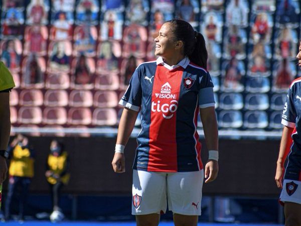 La emotiva fotografía de Limpia Fretes por el magnífico recibimiento de los hinchas a Cerro Femenino - Cerro Porteño - ABC Color