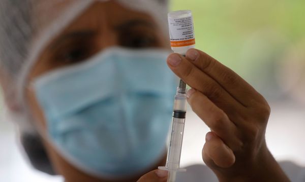 Universidad brasileña pide autorización para probar en humanos tercera vacuna
