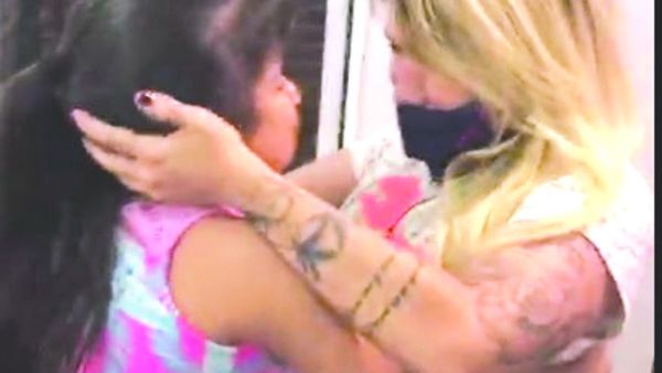 Jugadora del Ciclón, volvió a abrazar a su hija luego de ¡3 años!