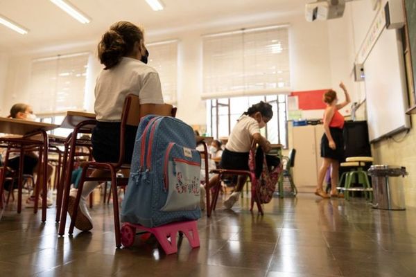 Vacunas contra el COVID-19 en niños: se esperan resultados de los ensayos antes de fin de año