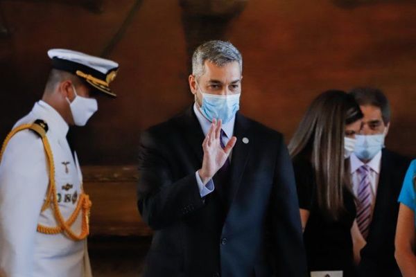 Mario Abdo da negativo una vez más al test de Covid-19
