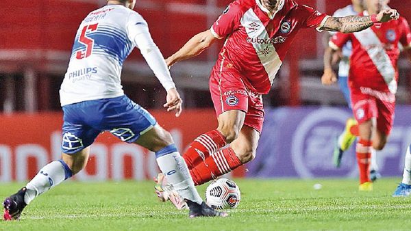 Ávalos no pudo evitar la caída ante la Católica