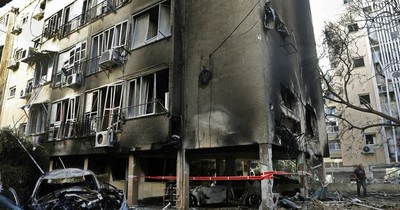 La Nación / Israel intensifica bombardeos en Gaza y aumentan disturbios en ciudades judeo-árabes