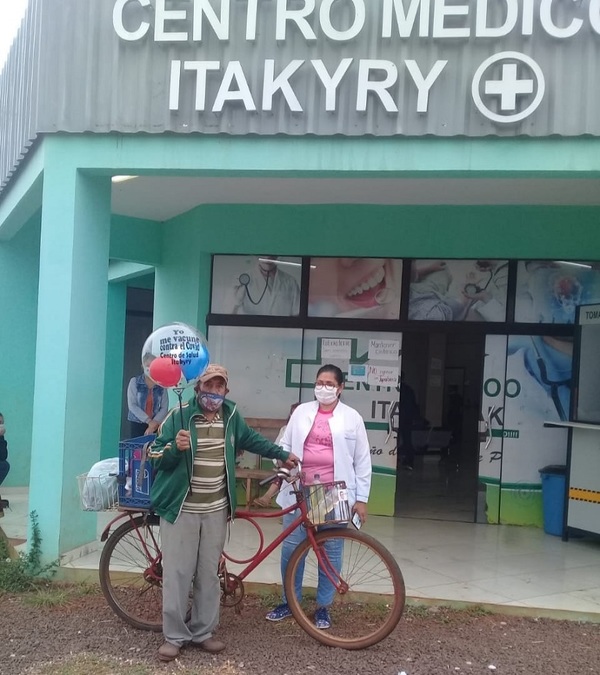 Pedaleó 8 kilómetros para recibir vacuna contra el covid - La Clave