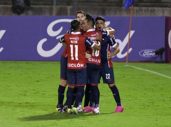 Cerro Porteño gana y lidera su grupo en la Libertadores – Prensa 5