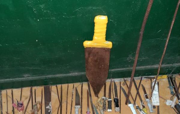 Incautan numerosas armas durante requisa en Tacumbú