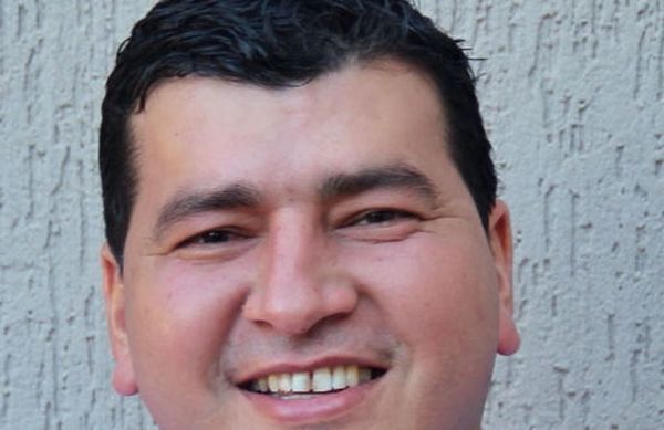Suplente de Portillo seguirá firme con su candidatura a intendente