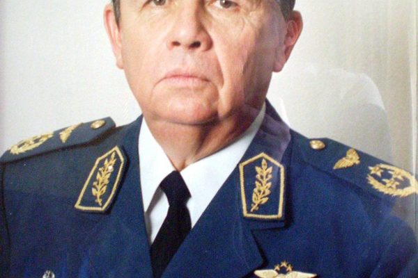 Falleció el General César Cramer