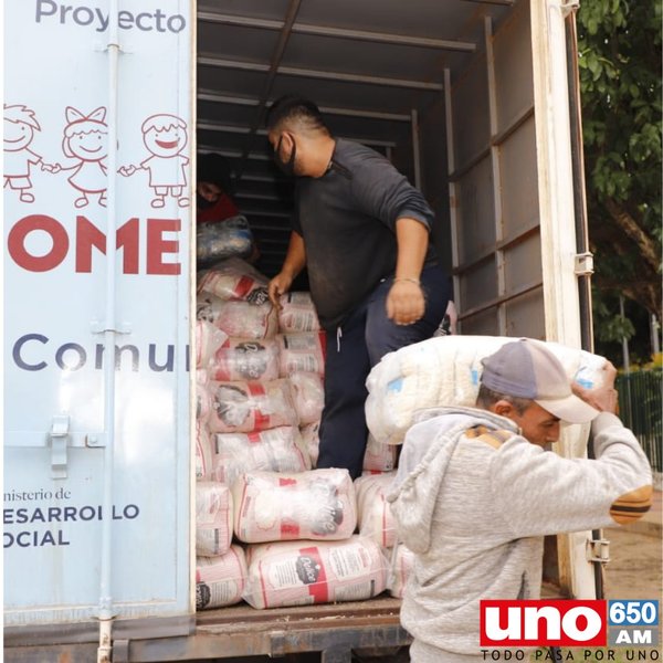 Desarrollo Social entrega más de 10.000 kilos de alimentos en Alberdi