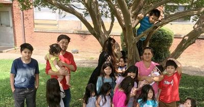 ¡La increíble familia Hernández! Ella tiene 39 años, dio a luz a 16 hijos y todos sus nombres empiezan con la letra C
