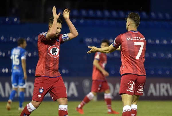 Traspié del 12 en la Sudamericana | Noticias Paraguay