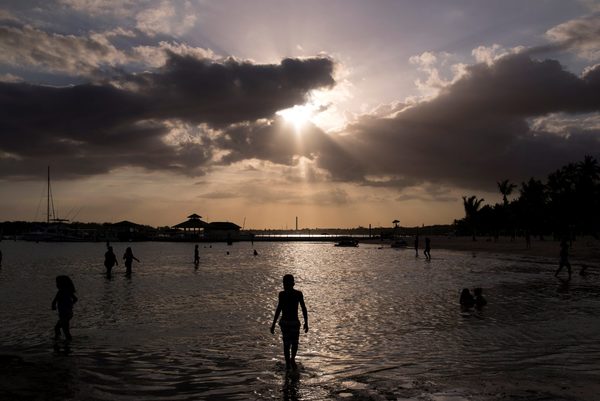 R.Dominicana prorroga un mes más el seguro gratis de salud para los turistas - MarketData
