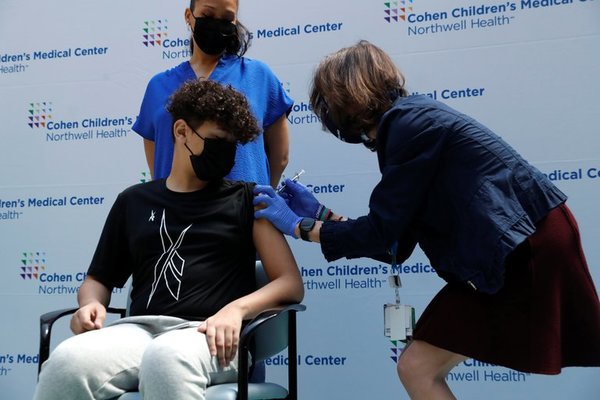 Miami comenzó a vacunar adolescentes de entre 12 y 15 años contra el Covid-19 | .::Agencia IP::.