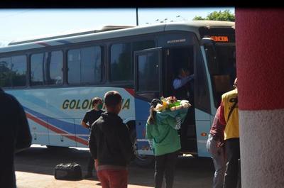 Día de las Madres; Considerable aumento en el flujo de vehículos y personas en la Terminal de Ómnibus – Prensa 5
