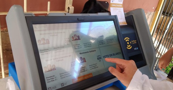 La Nación / Elecciones Municipales 2021: máquinas de votación llegan a los barrios para capacitación