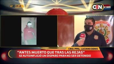 Joven se ‘‘pega un tiro’’ para no ser detenido, según versión policial