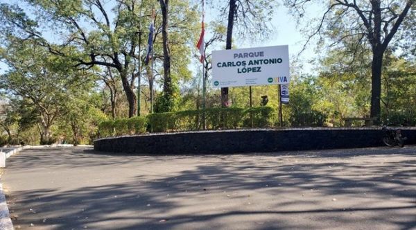 Hombre con aparentes trastornos mentales atacó a jóvenes en el parque Carlos A. López