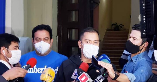 La Nación / Prieto y Estigarribia aseguran que ya cuentan con vacunas contra el COVID-19