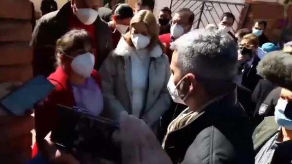 "Nos llaman héroes de blanco y nos pagan un millón o no nos pagan luego", denuncia enfermera que encaró a Mario Abdo - ADN Digital