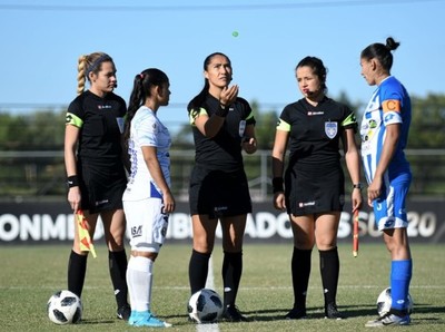 Juezas listas para el capítulo 4 en Femenino - APF