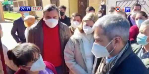 Llorando enfermera encaró al Presidente: ¿Hasta cuándo vamos a cobrar G. 1 millón? | Noticias Paraguay