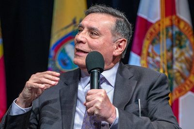 Mahuad cree que la dolarización de Ecuador fue un "acierto histórico" - MarketData