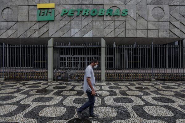 La brasileña Petrobras revirtió en el primer trimestre parte de sus pérdidas - MarketData