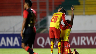Aucas evita la escapada de Melgar