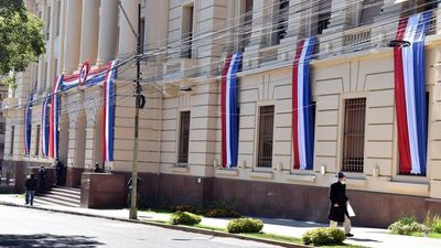 Destacan la bandera como símbolo de  independencia más allá de mayo