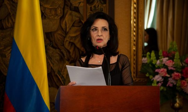 Canciller de Colombia renuncia tras dos semanas de protestas