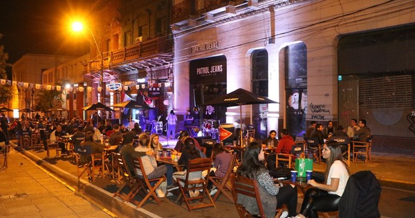 La Nación / Controlarán bares habilitados al aire libre
