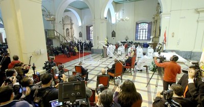 La Nación / “Hoy nos enfrentamos a dos guerras: la pandemia y la corrupción”, dice arzobispo
