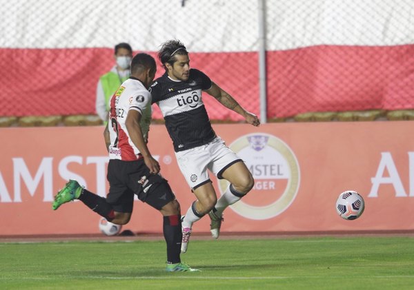 'Tito' Torres y su particular festejo por la victoria de Olimpia