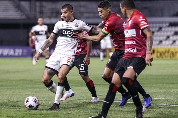 Números parejitos para Olimpia jugando de visita ante bolivianos