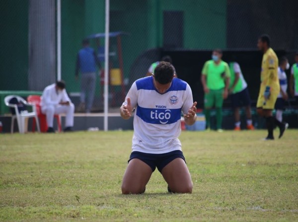 Valois se impuso frente a Pinozá - APF