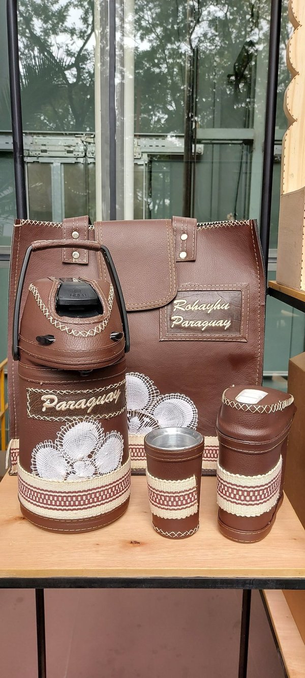 Productos elaborados por privados de libertad en feria Latente