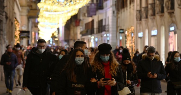 La Nación / Italia elimina la cuarentena para los europeos y mantiene restricciones para Brasil