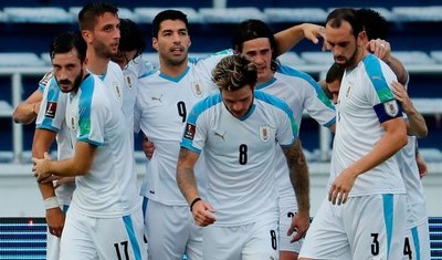 Uruguay llama a 24 foráneos planificando el duelo ante Paraguay