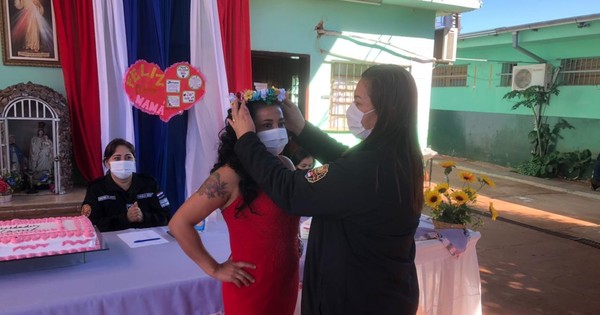 La Nación / Mujeres privadas de libertad celebran el Día de la Madre con música y baile