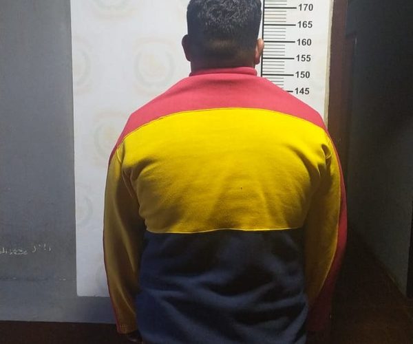 Detienen a hombre que agredió a su expareja y amenazó con suicidarse