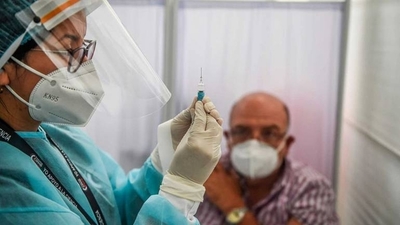 Diario HOY | Los vacunados deben conservar la mascarilla en las regiones con fuerte transmisión