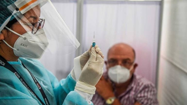 Diario HOY | Los vacunados deben conservar la mascarilla en las regiones con fuerte transmisión