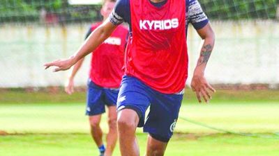 Meza: "Nadie quiere patear contra su arco"