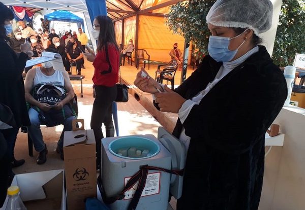 Monitorean centros de vacunación anticovid en Alto Paraná