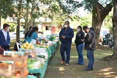 Caazapá: Realizan Feria Especial "Horti Granjero" por el Día de la Madre - Noticiero Paraguay