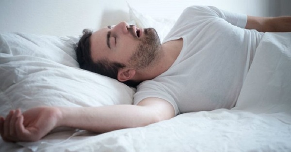 Dormir al lado de alguien que ronca puede perjudicar tu salud - SNT